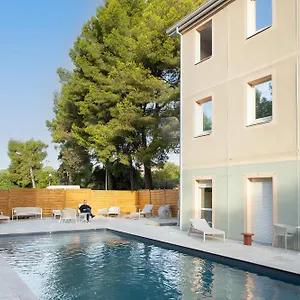 Logis De Port D'alon - St Cyr Sur Hotel