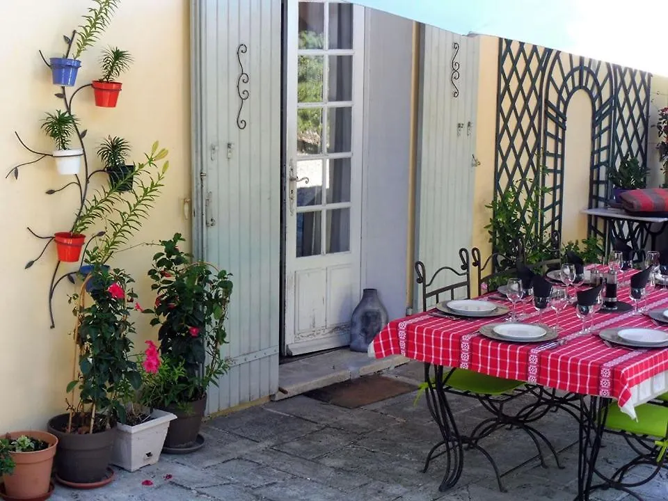 Villa Lumieres Goult Bed & Breakfast
